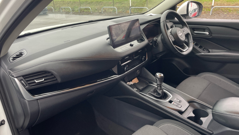 Nissan Qashqai 1.3 DiG-T MH N-Connecta 5dr Petrol Hatchback